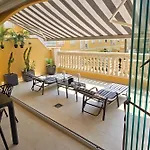 بيت للعطل Sofia Con Piscina Comunitaria Y Terraza Soleada By Family Homes
