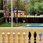 بيت للعطل Sofia Con Piscina Comunitaria Y Terraza Soleada By Family Homes