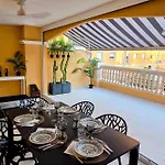 بيت للعطل Sofia Con Piscina Comunitaria Y Terraza Soleada By Family Homes *
